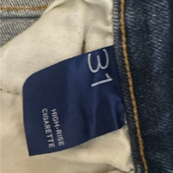 Pilcro Frayed Hem Straight Leg Medium Wash Jeans with stretch. Size 32 - Picture 6 of 10